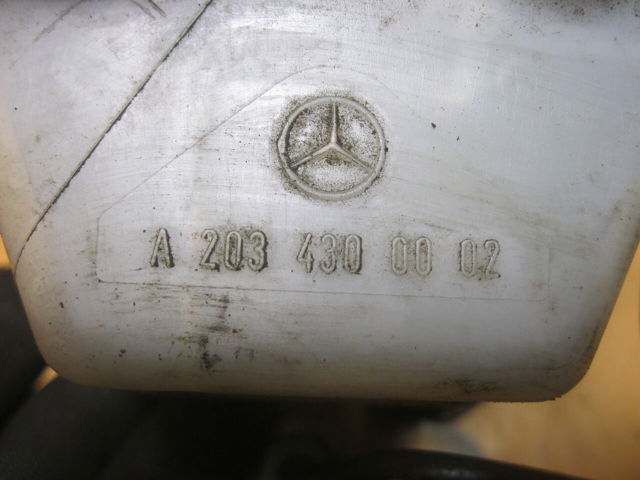Бачек тормозной жидкости A2034300002 MERCEDES