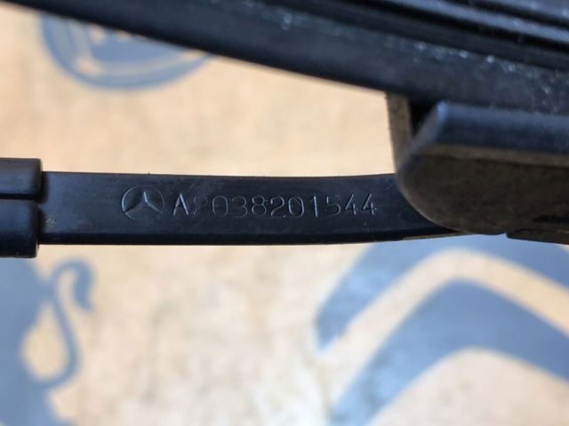 Рычаг-поводок стеклоочистителя заднего стекла A2038201544 MERCEDES