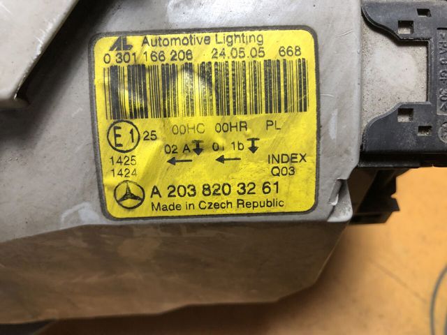 MERCEDES A2038203261 Правая фара в наличии Чернигов