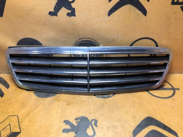 MERCEDES A2038800123 Решетка радиатора в наличии Украина