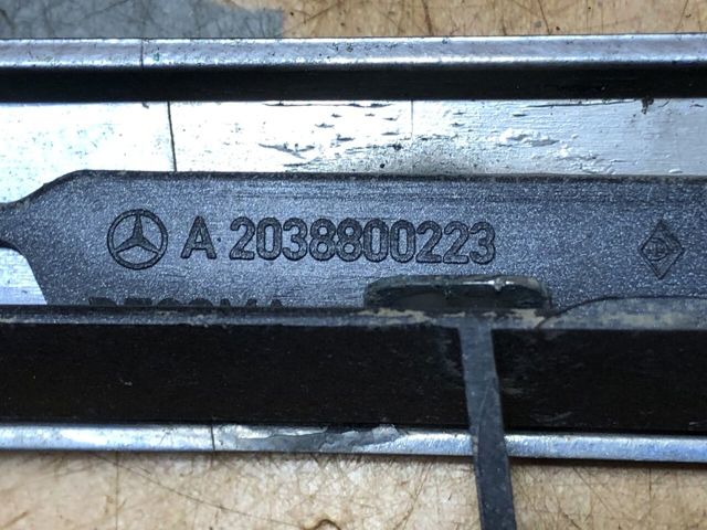 MERCEDES A2038800223 Решетка радиатора в наличии Сумы