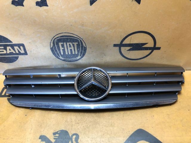 Облицовка радиатора A2038800383 MERCEDES