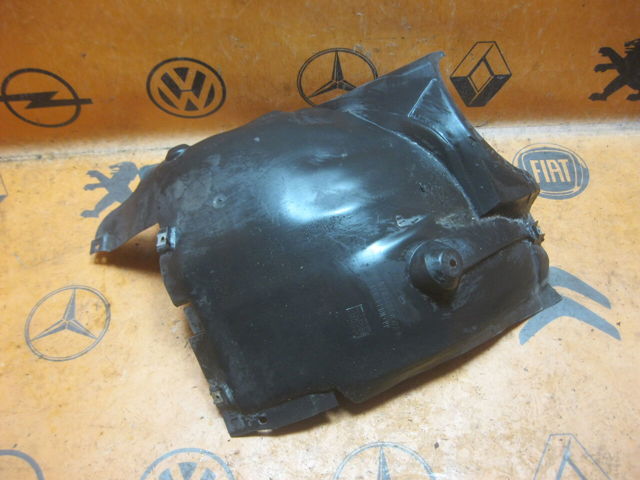 Подкрылок переднего крыла, левый передний A2038840522 MERCEDES