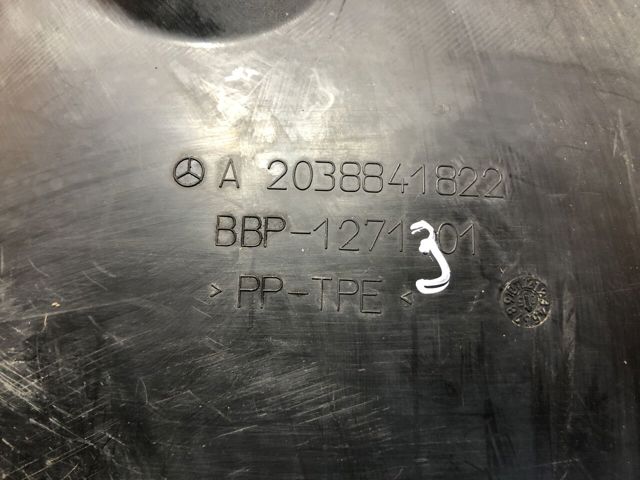MERCEDES A2038841822 Подкрылок крыла переднего правый задний в наличии Одесса