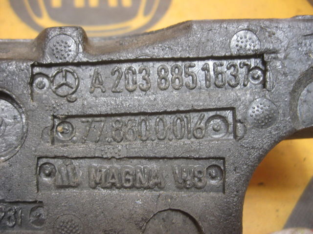 Наполнитель бампера переднего A2038851537 MERCEDES