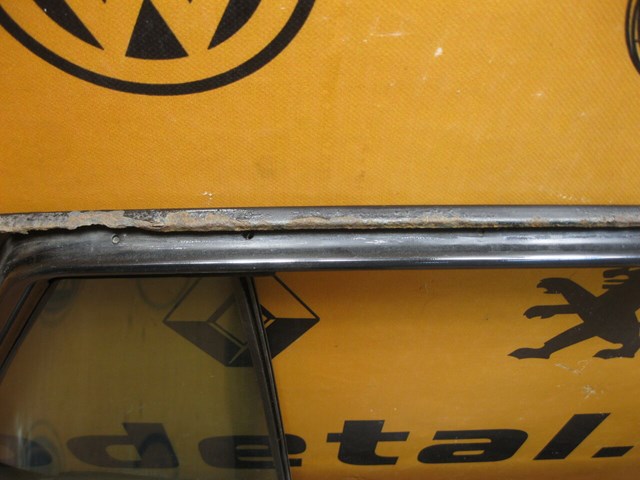 Дверь пассажирская задняя левая A2047300305 MERCEDES
