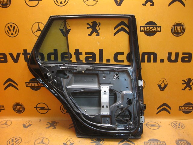MERCEDES A2047300305 Дверь задняя левая в наличии Винница