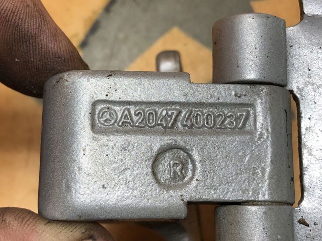 2047400237 MERCEDES Петля задней двери купить в Хмельницкий