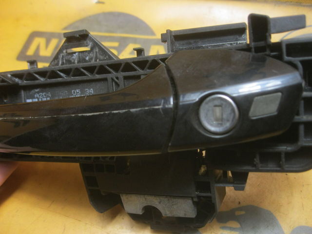 Держатель наружной ручки двери, передней левой A2047600534 MERCEDES
