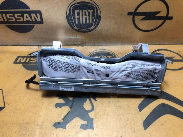 A2048601902 MERCEDES Подушка безопасности (AIRBAG) водительская, защиты коленей купить в Ужгород