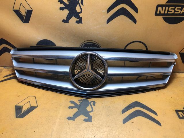 Облицовка радиатора A2048800023 MERCEDES