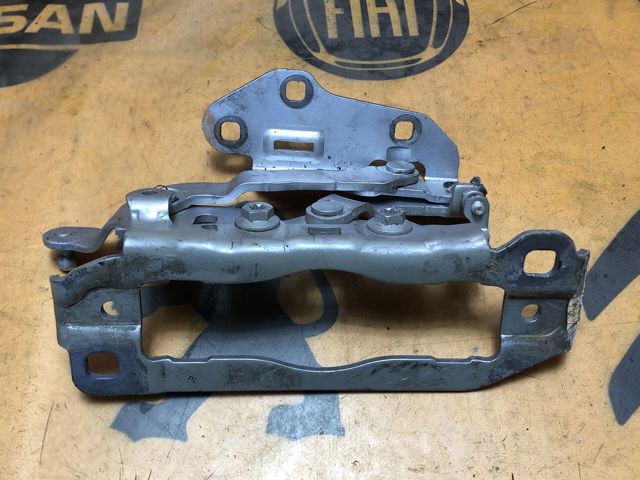 MERCEDES A2048800828 Петля капота правая в наличии Винница