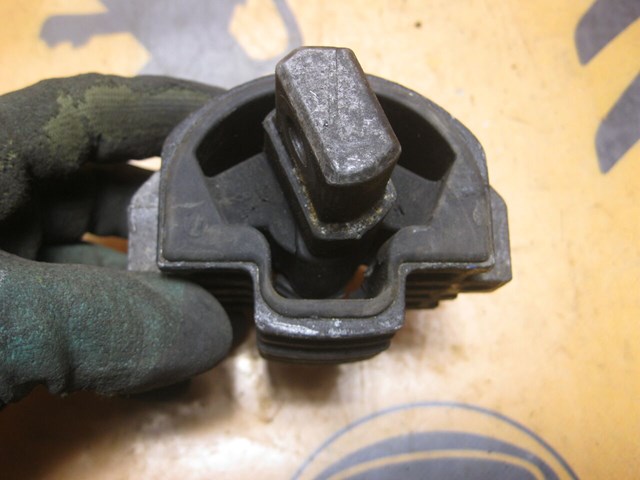 A2102400518 MERCEDES Подушка коробки передач купить в Ирпень