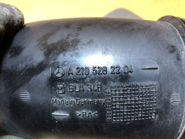 MERCEDES A2105282204 Воздухозаборник воздушного фильтра в наличии Чернигов