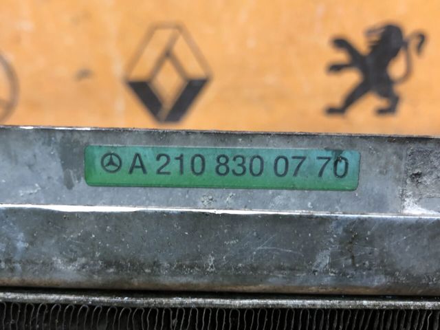 MERCEDES A2108300770 Радиатор кондиционера в наличии Полтава