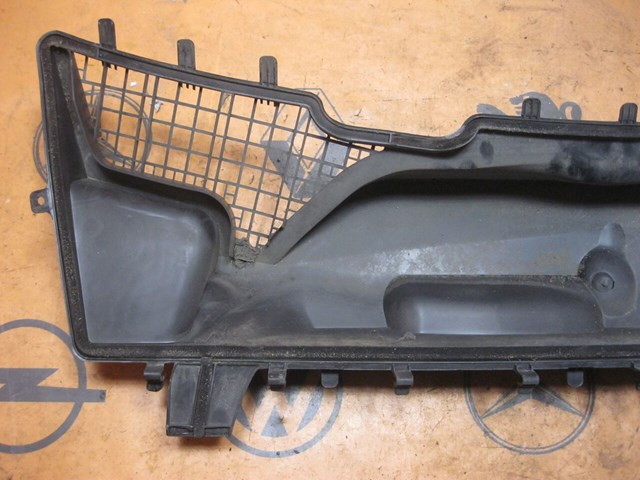 MERCEDES A2108302444 Карман воздухозаборника капота в наличии Украина