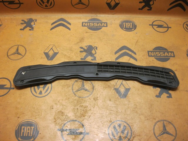 MERCEDES A2108800705 Решетка капота в наличии Ужгород
