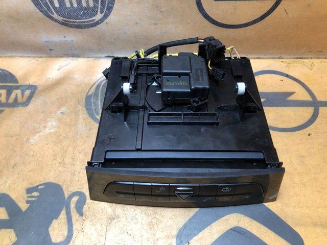 A2116800552 MERCEDES Кнопка включения аварийного сигнала купить в Ровно