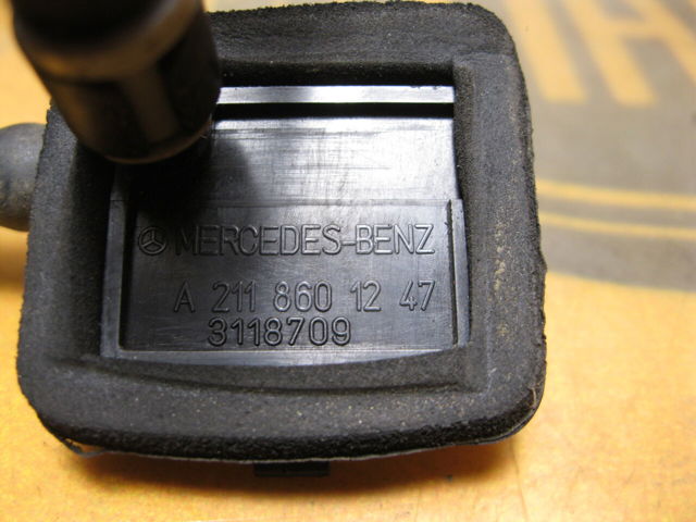 A2118601247 MERCEDES Форсунка омывателя лобового стекла купить в Тернополь