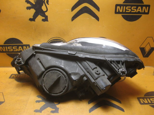 A2128200261 MERCEDES Правая фара купить в Черновцы