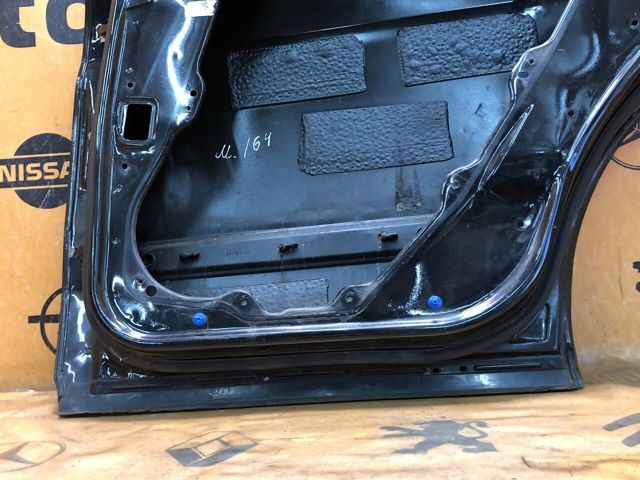 Дверь пассажирская задняя правая A2517301005 MERCEDES