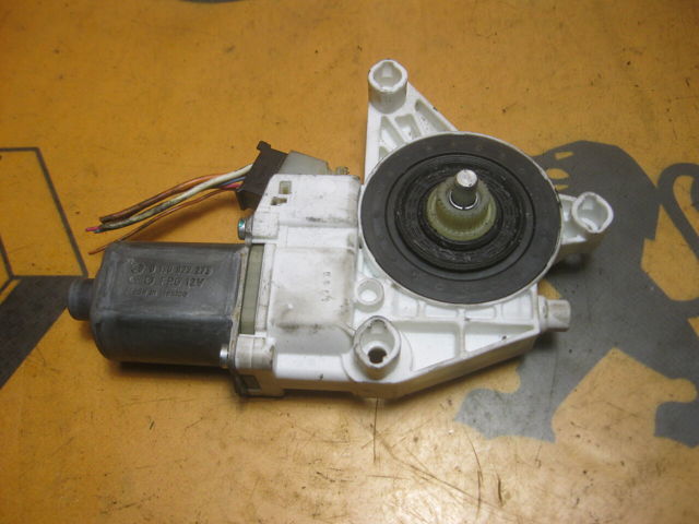 Б/у мотор стеклоподъемника двери передней левой mercedes-benz r-class 251 (2005-2012) код: 36496 A2518200742