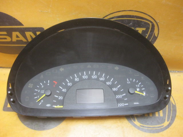 Щиток приборов A6394460321 MERCEDES