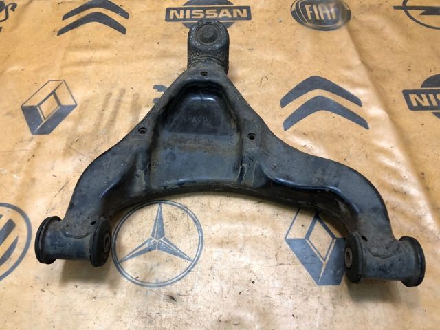 Левый рычаг передней нижней подвески Мерседес-бенц Спринтер 1 2-t