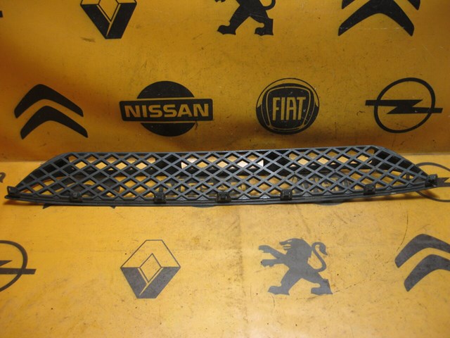 Центральная решетка переднего бампера Mercedes Sprinter 2 3,5-t