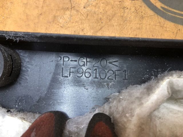 MAZDA LF96102F1 в наличии Львов