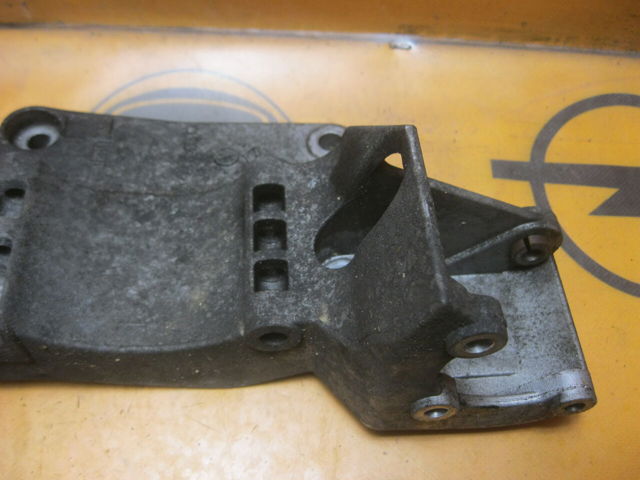 R045903143C VAG Кронштейн генератора купить в Одесса