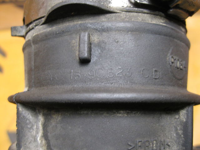 YC159C623CD Выпускной патрубок воздушного фильтра купить Ужгород