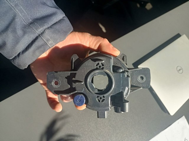 NISSAN 261558994A Фара противотуманная левая в наличии Житомир
