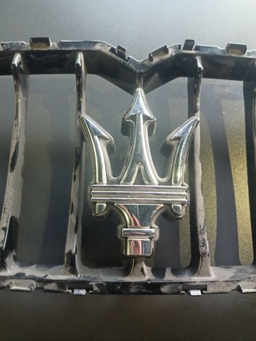 MASERATI 670011097 Решетка радиатора в наличии Тернополь