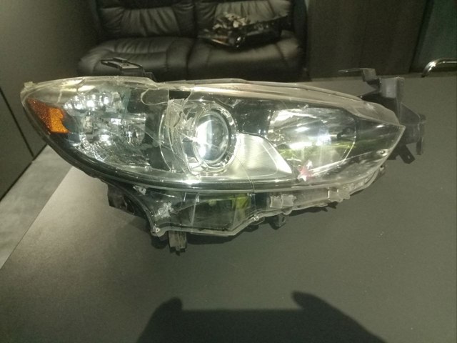 Основная фара - вставка GHR451030 MAZDA