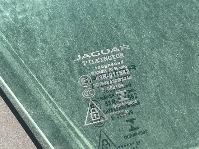 Стекло передней правой двери T4A1192 JAGUAR