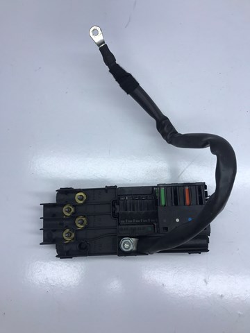 Блок реле и предохранителей 2115452301 MERCEDES