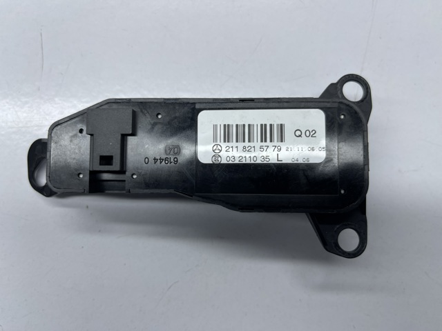 MERCEDES 2118215779 Блок управления зеркалами заднего вида, на двери в наличии Украина