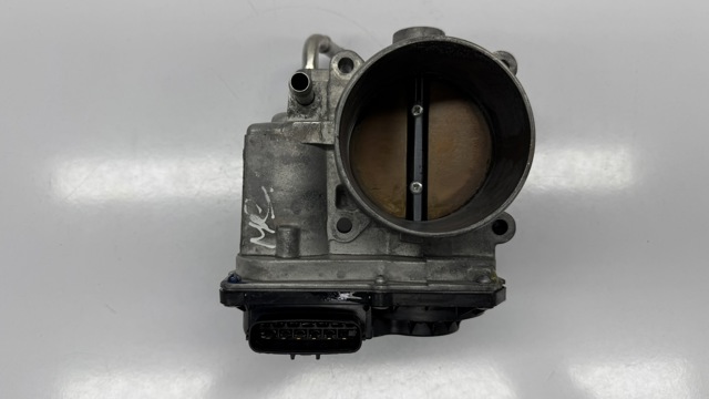 Блок дроссельной заслонки 2203031020 TOYOTA