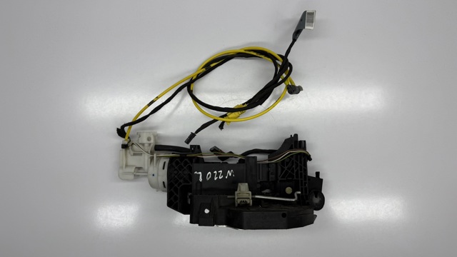 Запор кабины 2207205935 MERCEDES