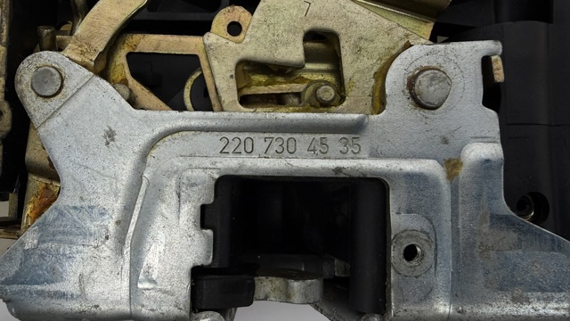 MERCEDES 2207304535 Замок двери задней левой в наличии Киев