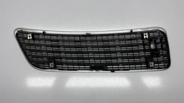 MERCEDES 2218800305 Решетка капота в наличии Днепр