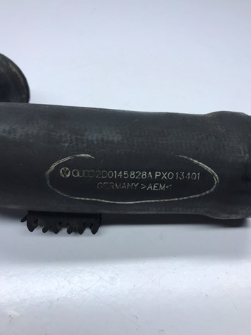 VAG 2D0145828A Патрубок воздушный, выход из турбины/компрессора (наддув) в наличии Кривой Рог