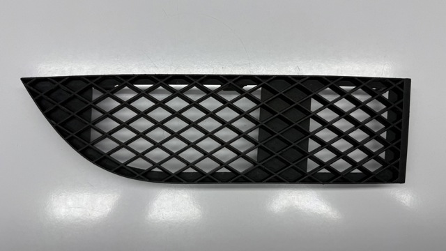 Правая решетка переднего бампера 51117135564 BMW