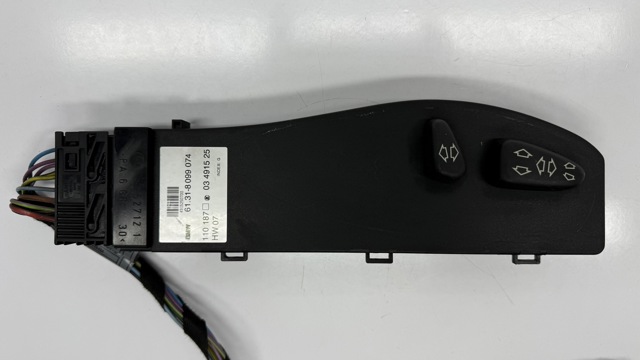 BMW 61318099074 Блок кнопок механизма регулировки сиденья правый в наличии Украина