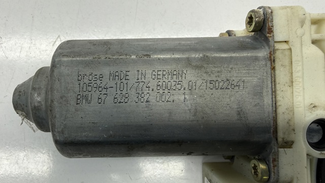 67628382002 BMW Мотор стеклоподъемника двери передней правой купить в Киев