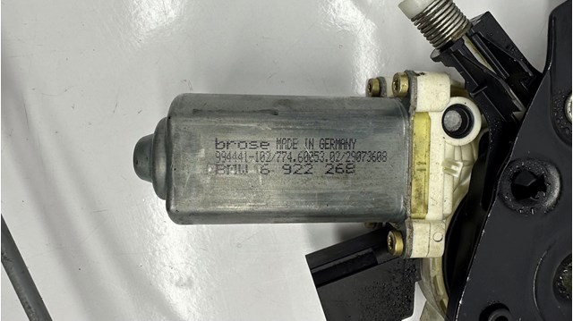 Мотор стеклоподъемника двери передней, правой 6922268 BMW