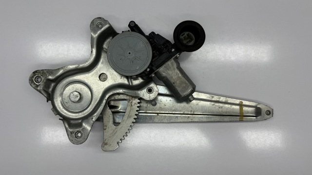 Стеклоподъемник задней левой двери 6980422200 TOYOTA