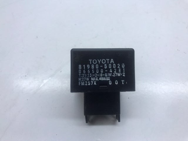 Реле поворотов Toyota Avensis 2