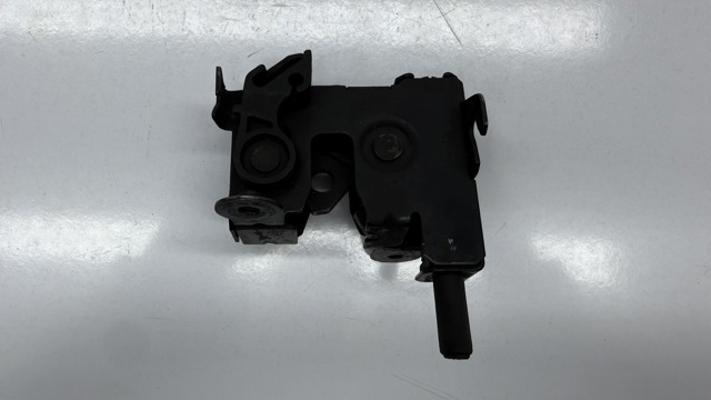 Замок крышки капота 8240599 BMW